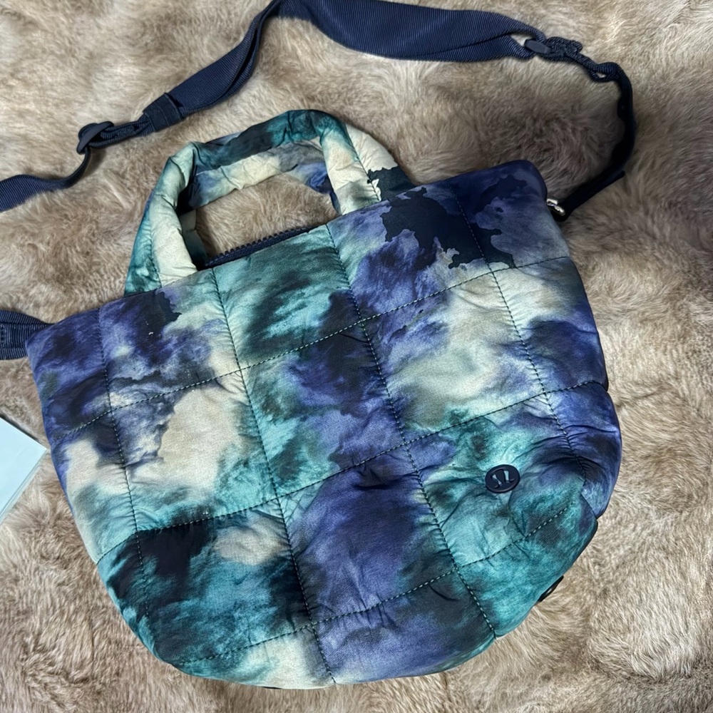 Lululemon Quilted Grid Tote Bag 5L